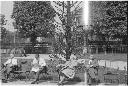Life in post- war Vienna …, 1954 (photo)