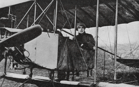 Winifred Buller, British aviator, 1914 (b/w photo)