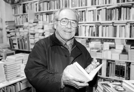 Writer Jean Baudrillard in Berlin ord12 GER, 1992 People Kultur Portrait ..., 1992 (photo)
