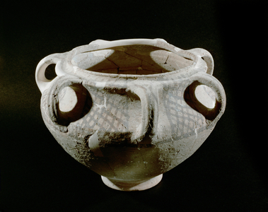 Painted bowl with seven handles (faience)