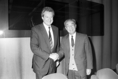 Heinrich Weiss (left, Germany BDI President) and Zou Jiahua (China Deputy Prime Minister)..., 1991 (photo)