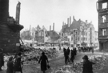 The destroyed Augsburg, 1944 (b/w photo)