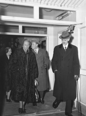 Gardemoen 19530125. Crown Princess Märtha, Princess Astrid and Princess Ragnhild …, 1953 (photo)