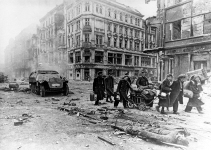 End of war, Destroyed Berlin 1945 (photo)