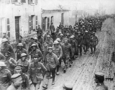 I. WK - Western Front - Prisoners of War 1914 (photo)