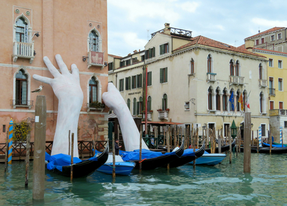 Support - Save Venice from drowning, Venice, Italy (photo)