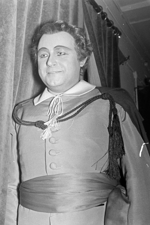 Dress rehearsal for opera "Rembrandt van Rijn" of Danish composer Paul von Klenau at Deutsche Staatsoper Berlin, Germany 1930s (b/w photo)