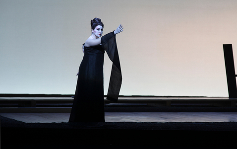 Micaela Carosi as Madame Butterfly, Paris Opera, January 2011