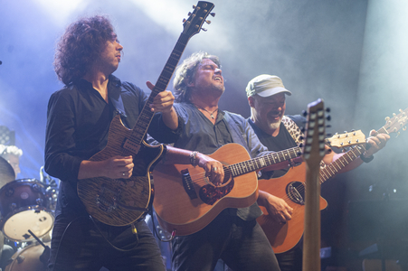 Cristiano De Andrè's band performing at Carpino Folk Festival, Puglia, Italy, 2016 (photo)