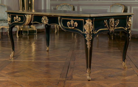 18th century desk, 1725-30 (objet d'art)