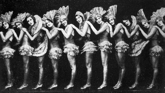China: White Russian dancing girls in 1930s Shanghai