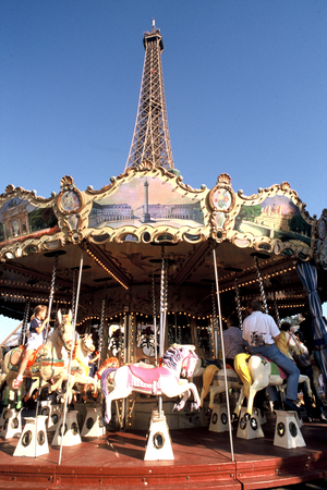 Carousel and Eiffel Tower, Paris, 2005 (photo)