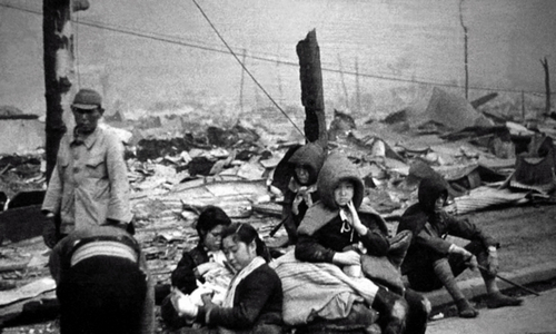 BOMBING OF TOKYO Tokyo residents who lost their homes as a result of …, 1945 (photo)