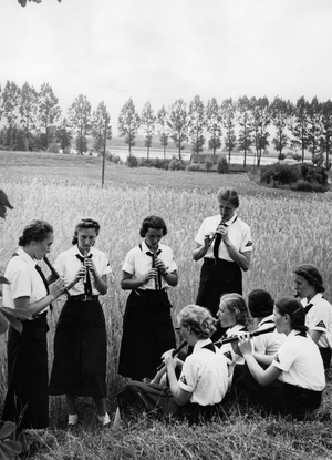 Summer camp of the BDM-Werk Glaube und Schoenheit (BDM-Work, Faith and Beauty Society), 1939 (b/w photo)