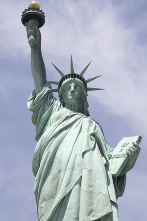 View of Statue of Liberty, USA (photo)