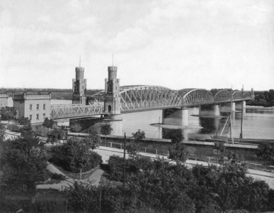 Railway bridge near Thorn, 1910 (b/w photo)