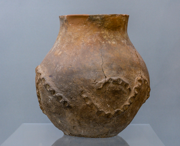 Ceramic tableware, Neolithic, 6000 B.C. (ceramics)