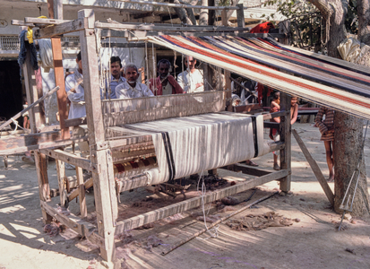 Wool spinning, Uttar Pradesh, India, 1970 (photo)