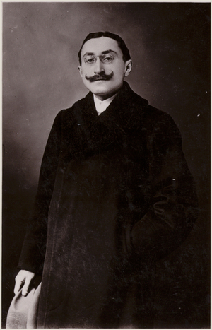 Portrait of Julian Kandt (b/w photo)