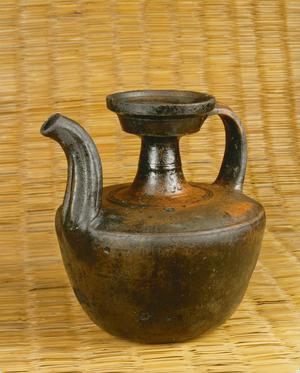 Clay teapots were very common in the past, but have recently been replaced by cheap aluminim teapots (clay)