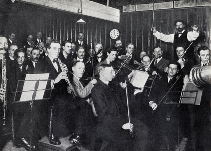 Henry Wood conducting the Queens Hall Orchestra making an early recording, 1911