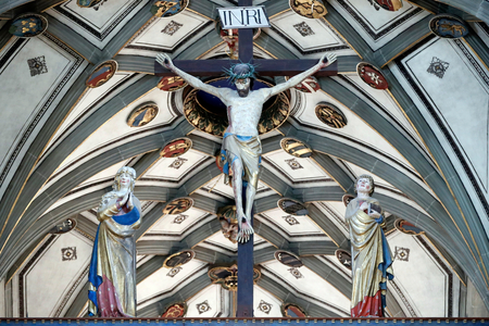 St Nicholas Cathedral, Christ on the Cross surrounded by Mary and the Apostle St John, 15 th century, Fribourg, Switzerland (photo)