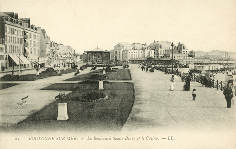Boulogne-Sur-Mer, Le Boulevard Sainte-Beuve et le Casino (b/w photo)