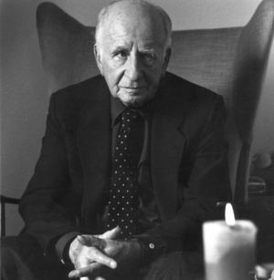 Karlfried Graf von Duerckheim, 1984 (photo)