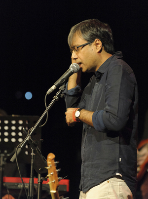 Amit Chaudhuri at the Cheltenham Literature Festival, October 10, 2014 (photo)