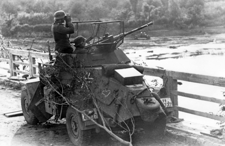 II. WK - Eastern Front - armored scout car, 1941 (photo)