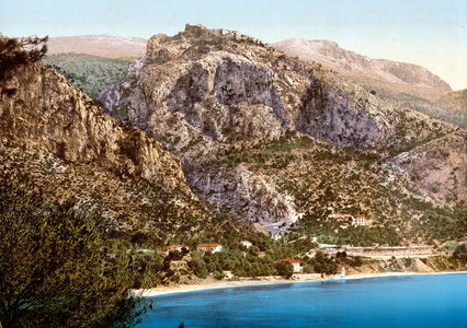 French Riviera c. 1900 : general view of the village of Eze