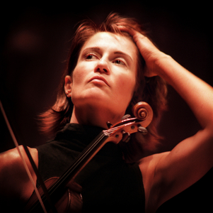 Viktoria Mullova playing the