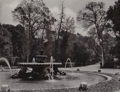 Villa Borghese, Rome, Sea-Horses, Central Avenue (b/w photo)