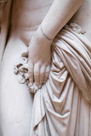 Chloris caresssee by Zephyr, 1849 (marble)