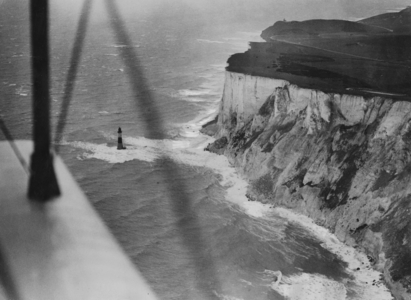 English south coast, 1940 (b/w photo)