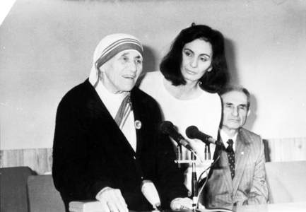 Mother Teresa Greeting During The Evening Party Devoted To The 80Th Anniversary Of Her Birthday In Tirana, 1990.