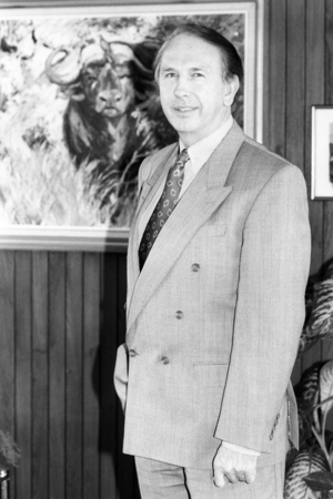 Ambassador Samuel Gerhardus Antonie Golden (South Africa) in Bonn, optimistic..., 1993 (photo)