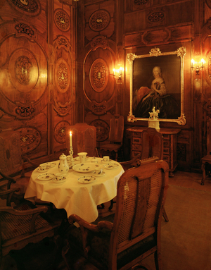 Coffee room at the Wolfenbuettel Water Castle, Germany (photo)