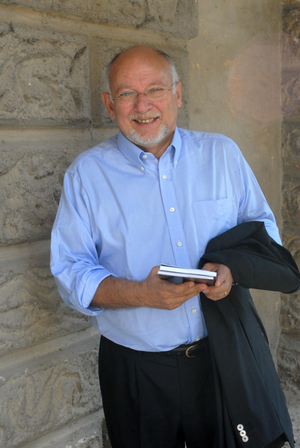 Italian journalist Vittorio Zucconi at the literary festival "Festival della Letteratura" in Mantua, Italy, 2009 (photo)