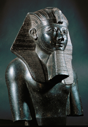 Bust of Pharaoh Tuthmosis III (black basalt)