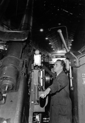 II. WK, Armament, 1944 (photo)