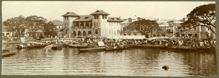 Waterfront at Lagos showing the Elder Dempster building, c.1920s (b/w photo) [2000/098/1/44]