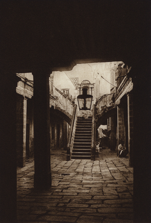 Mexico: Casa caracteristica en la parte antigua de la capital (b/w photo)