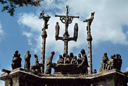 Calvary of Pleyben, Brittany (photo)