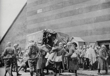 

Soldiers of the north army in front of the command post of Vice Admiral Abrial in Dunkirk in May 1940