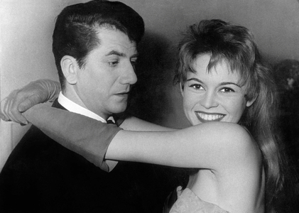 Plucking the Daisy, directed by Marc Allegret, 1956