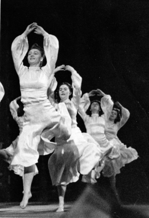 II. WK, DAF: Dance performance, 1942 (photo)