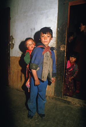 Bhutanese children, Bhutan, Himalayas (photo)