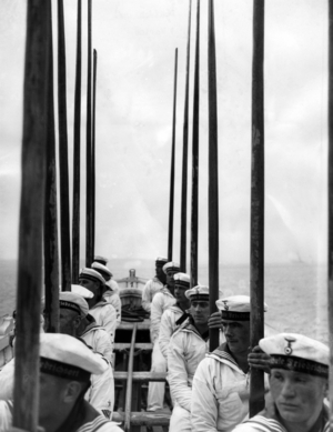 Students of the Naval Academy Friedrichsort rowing