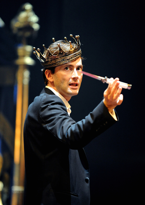 David Tennant in the lead role of Hamlet (photo)
